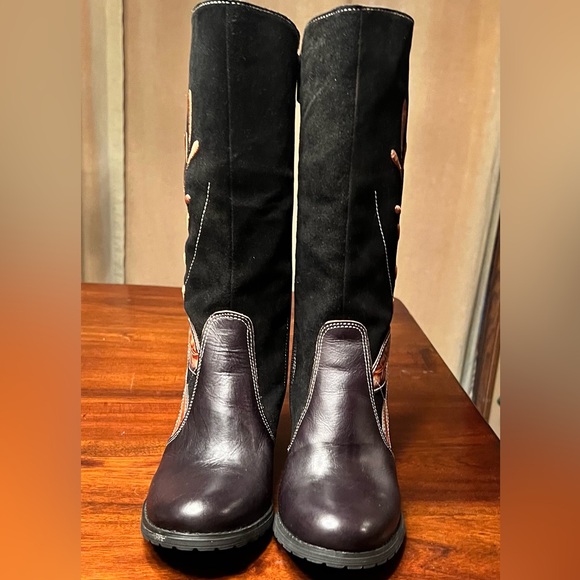 EUC! Spring Step black suede boots, beautiful embellished tan embroidery Size 39 - Picture 3 of 9